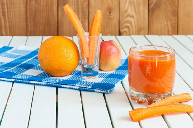 morkų ir apelsinų kokteilis
