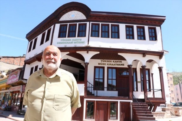 Šimtametė „Tokat“ kavinė paversta „demokratijos muziejumi“