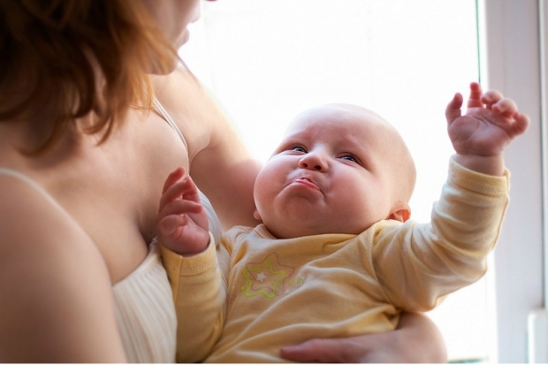 Kas yra krūties atmetimas? Kodėl kūdikiai nenori čiulpti?