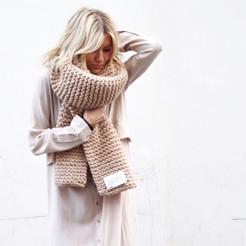 Stilingiausi moteriški megzti šalikų modeliai, skirti 2020-2021 metų rudeniui-žiemai