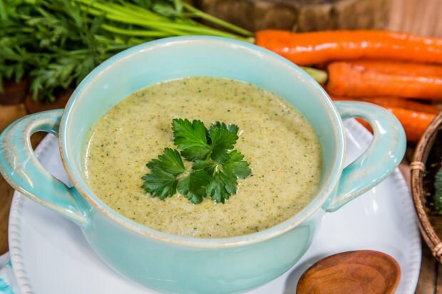Skanios brokolių sriubos receptas