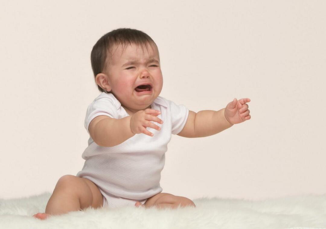 kodėl kūdikiai verkia
