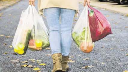 Kur reikėtų dėti plastikinius maišelius namuose? Kaip laikyti maisto produktus ir laikyti krepšius?