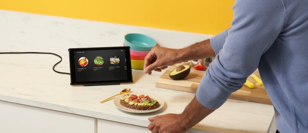 „Amazon“ skelbia naują patobulintą „Fire HD 8“ su „Alexa Hands-Free“