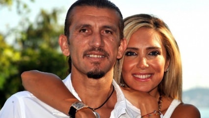 Gimtadienio staigmena jo žmonai Rüştü Recber, valgančiai koronavirusą iš Işıl Recber