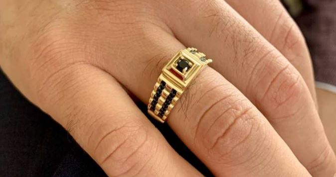 Ar auksinis žiedas draudžiamas vyrams?