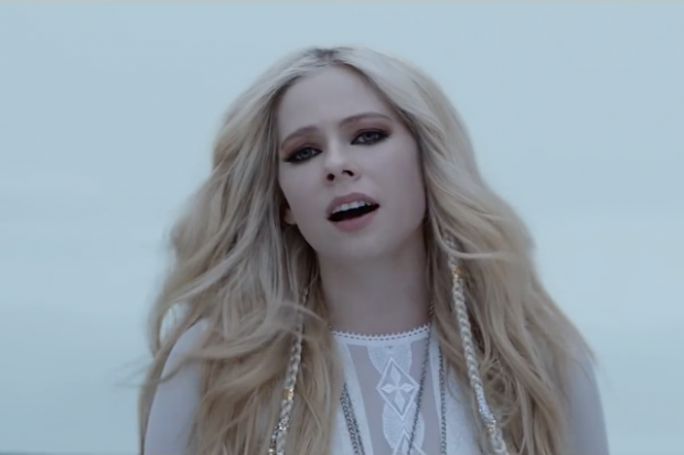 Avril Lavigne: Kai kurie netiki, kad aš tikras