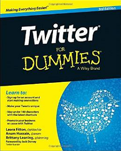 Laura kartu parašė „Twitter for Dummies“.