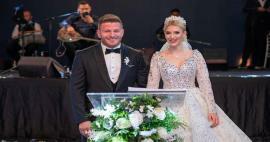 Buvę „Survivor“ konkurso dalyviai İsmailas Balabanas ir İlayda Şeker surengė vestuves Antalijoje.
