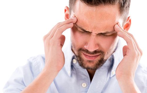 migrenos skausmo simptomai