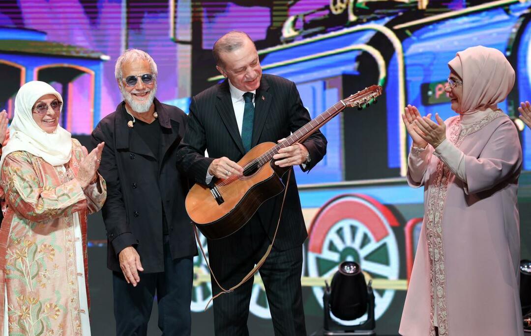 Yusufas Islamas atidavė savo gitarą prezidentui Erdoganui