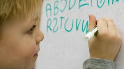 Kaip išmokyti vaikus abėcėlės?