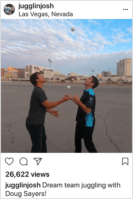 Josho Hortono „Instagram“ nuotrauka apie bendradarbiavimą su Dougu Sayersu. Įrašo viršuje nuotrauka randama Las Vegase, Nevadoje. Du balti vyrai stovi tuščioje aikštelėje vienas priešais kitą, žiūrėdami į kamuolius, kuriais žongliruoja.