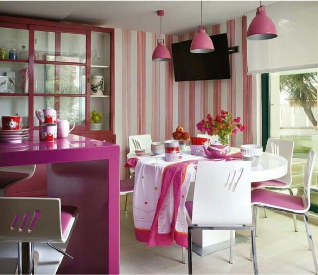 rožiniai virtuvės aksesuarai