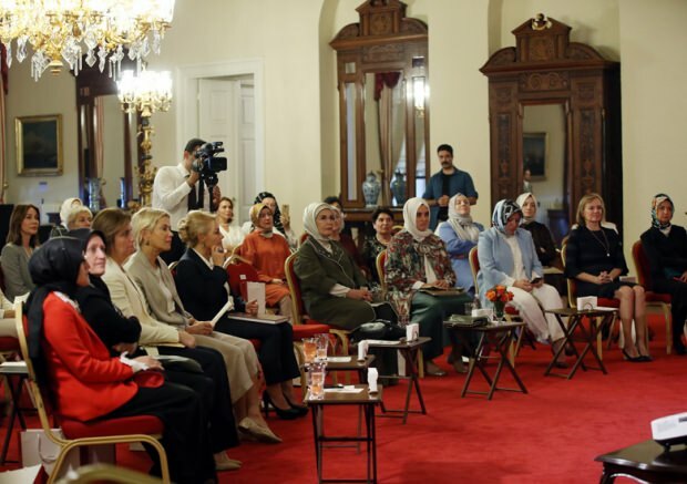Pirmoji ponia Erdoğan dalyvavo interviu Dolmabahče