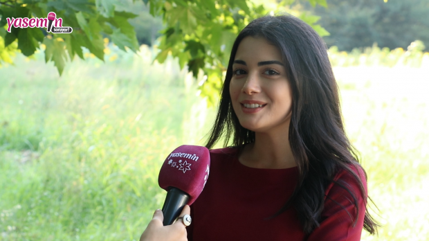 Özge Yağız pasakė Reyhanui iš priesaikos serijos! Pažiūrėkite, su kuo jauna aktorė yra lyginama ...