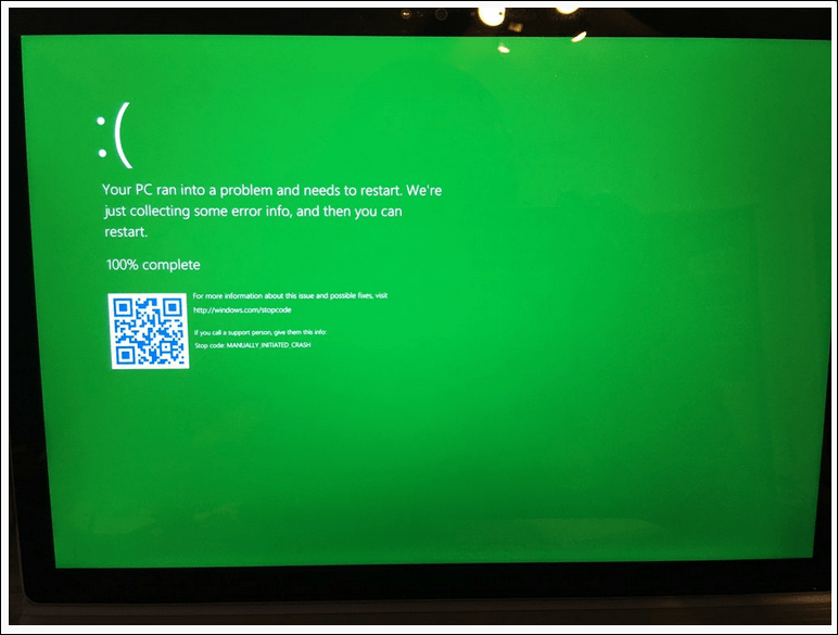 „Microsoft“ pristato žalią mirties ekraną, skirtą išskirtinai „Windows Insiders“