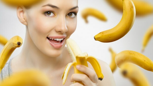Kuo naudingi valgant bananus?