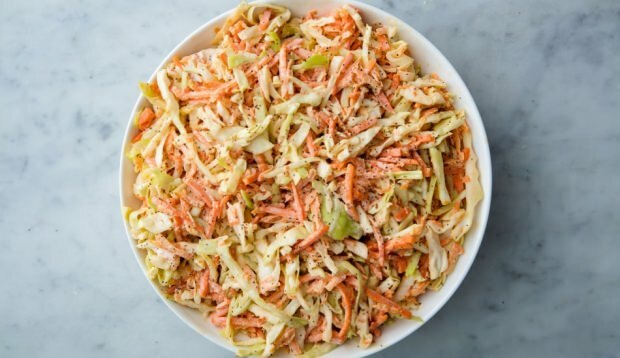 Kaip pasigaminti lengviausias salotas? Įvairiausių ir skaniausių salotų receptai