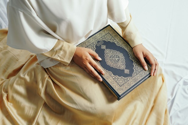 Koks atlygis už tai, kad penktadienį perskaitėte Surah Kehf? Surat al-Kahf arabų kalbos tarimas ir dorybės!