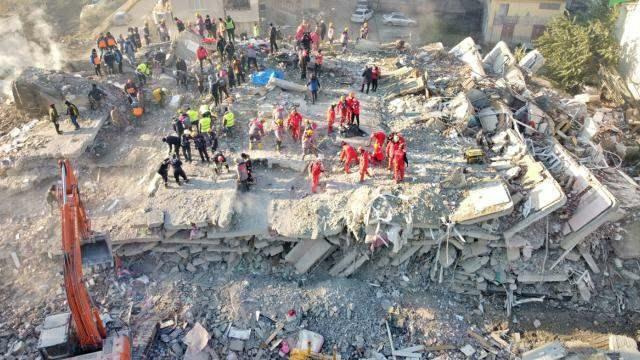 Kadrai iš Kahramanmaraş žemės drebėjimo