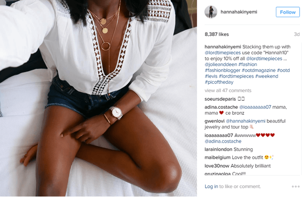 Modelyje Hannah Akinyemi yra „Lord Timepieces“ laikrodis ir „Instagram“ nuolaidos kodas.