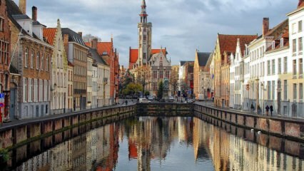 Miestas gatvėse kvepia šokoladu: Brugge