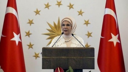 Pirmoji ledi Erdoğan pasveikino ambasadorių žmonas