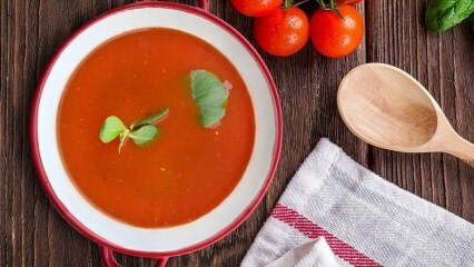 Kaip pasigaminti skrudintą pomidorų sriubą?