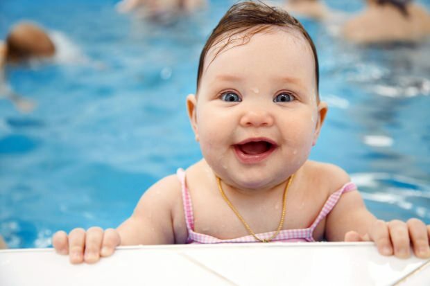 Kada kūdikiai gali plaukti?