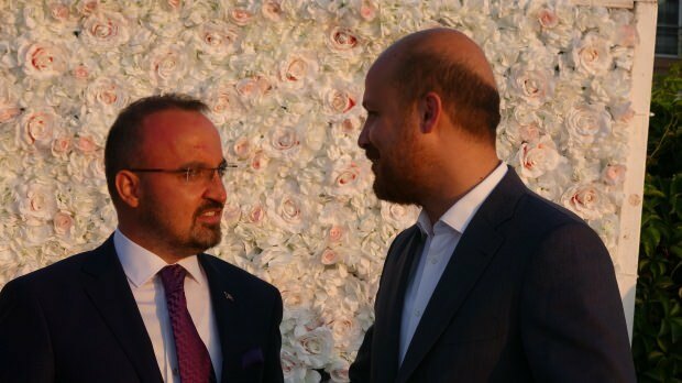 AK partijos grupės viceprezidentas Bülent Turan ir Bilal Erdoğan